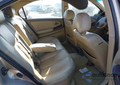 2000 Infiniti I30 Luxury/Touring z USA, uszkodzony, nr VIN JNKCA31A3YT104297